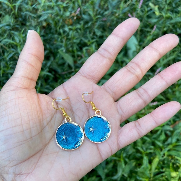 ⭐️Blue Plated Enamel Star Celestial Drop Earrings⭐️ - Picture 2 of 6